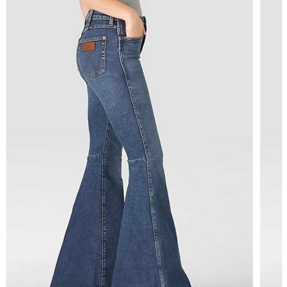 Wrangler Flared Blue Jeans